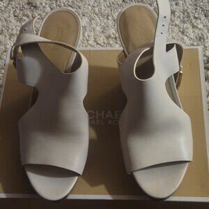 Michael Kors size 11 wedges